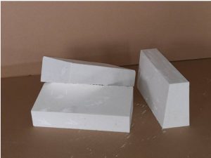 Difference between corundum brick and chrome corundum brick