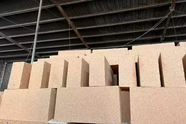 mga brick ng alumina