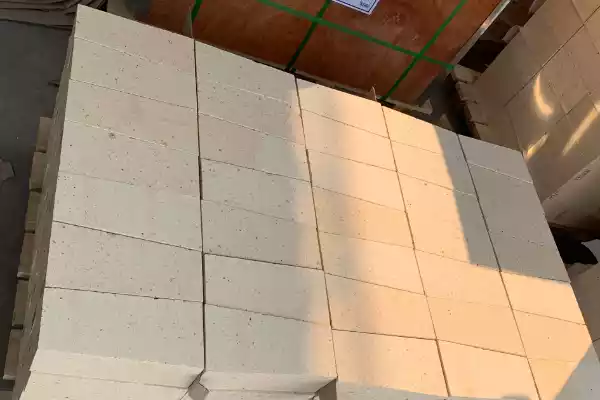 mga brick ng alumina