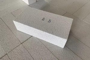 What should you pay attention to when using insulation bricks?
