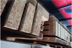 Silica-mullite brick for cement kilns