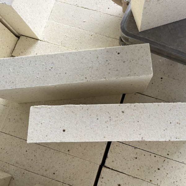 Lightweight silica insulation bricks - Insulation Bricks - 1