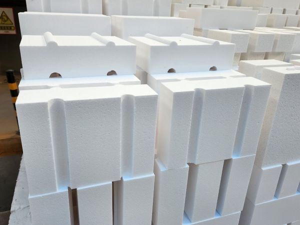 Alumina hollow ball brick